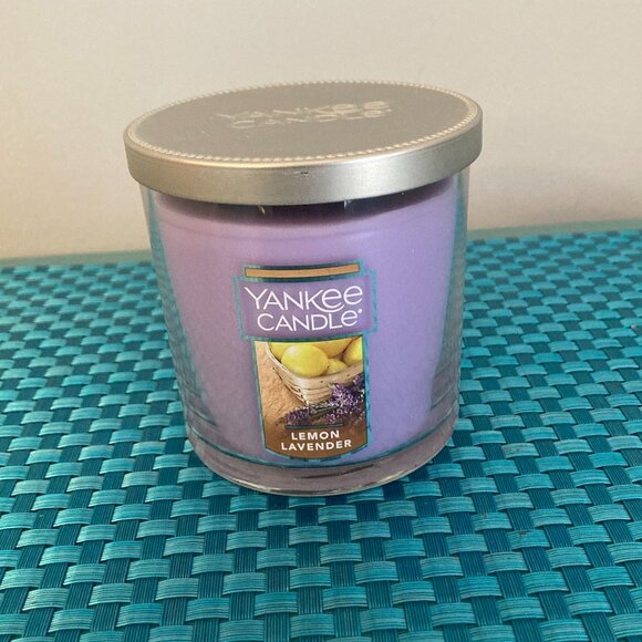 Yankee Candle 7 oz.  Lemon Lavender  NEW - Picture 1 of 5